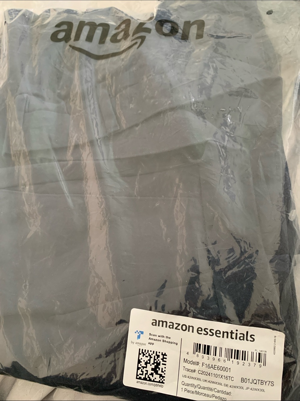 Amazon Essentials Mens Classic-fit Wrinkle-Resistant Pleated Chino Pant Casual